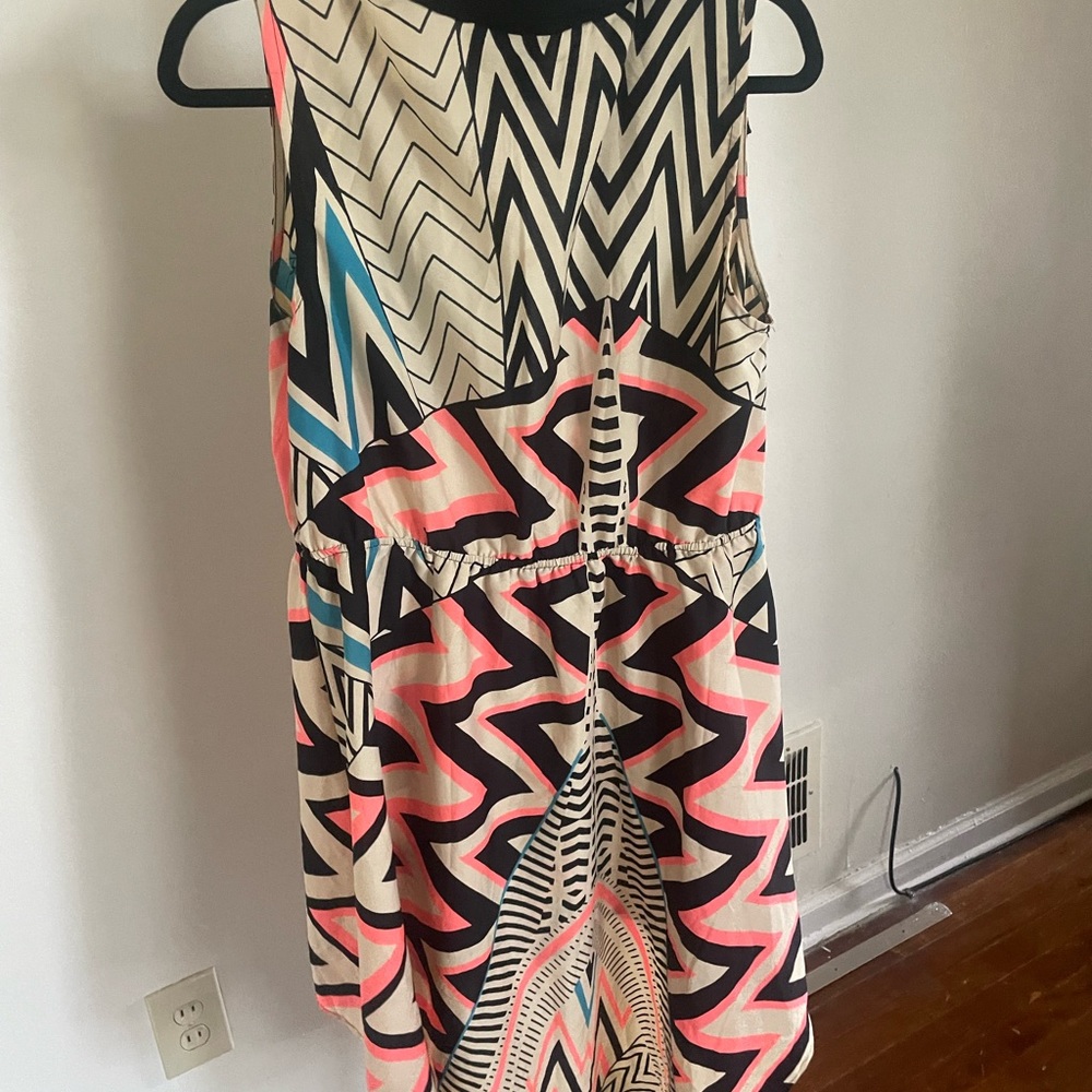 Sleeveless Geometric Print Dress in Cream, Black, Pink & Blue - Picture 5 of 5
